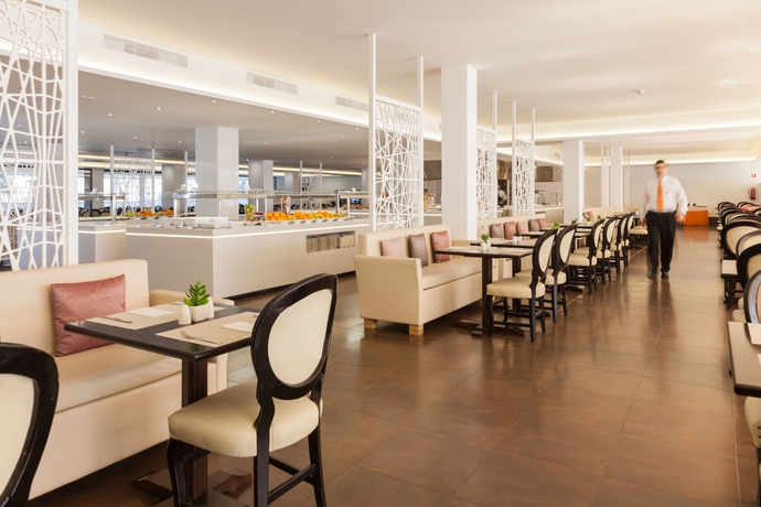 Imagen del bar/restaurante del Hotel Zafiro Rey Don Jaime. Foto 2