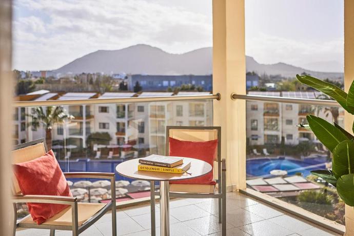 Imagen de la habitación del Hotel Zafiro Tropic. Foto 3