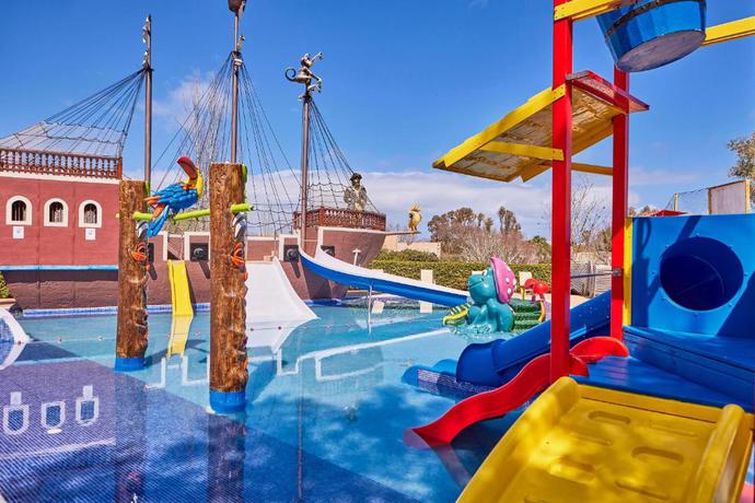 Imagen de los interiores del Hotel Zafiro Tropic. Foto 9