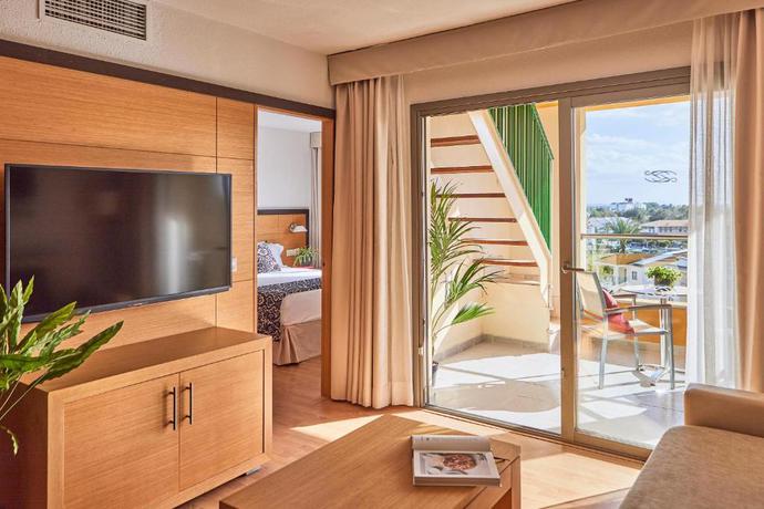 Imagen de la habitación del Hotel Zafiro Tropic. Foto 6