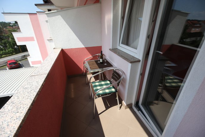 Imagen de la habitación del Hotel Zagi. Foto 5