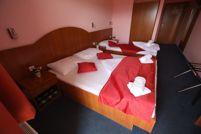 Imagen de la habitación del Hotel Zagi. Foto 9