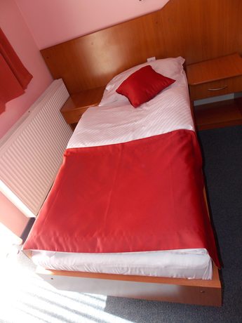 Imagen de la habitación del Hotel Zagi. Foto 17