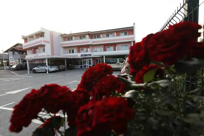 Imagen general del Hotel Zagi. Foto 1