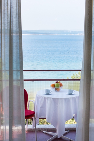 Imagen de los exteriores del Hotel Zagreb, Crikvenica. Foto 12