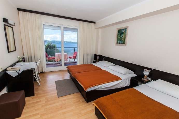 Imagen de la habitación del Hotel Zagreb, Crikvenica. Foto 9