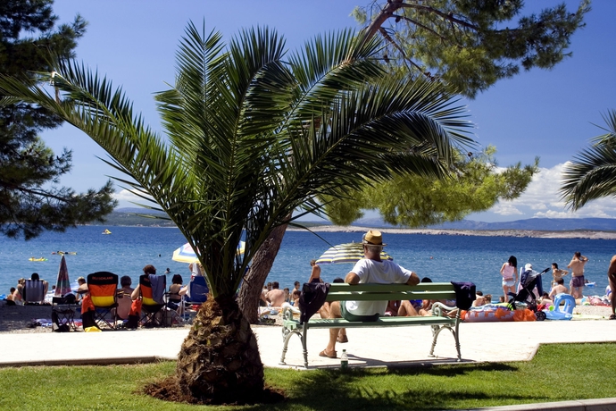 Imagen de los exteriores del Hotel Zagreb, Crikvenica. Foto 14