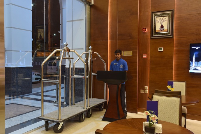 Imagen de los interiores del Hotel Zaha Al Munawara. Foto 16