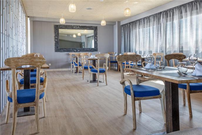 Imagen del bar/restaurante del Hotel Zahara Beach. Foto 5