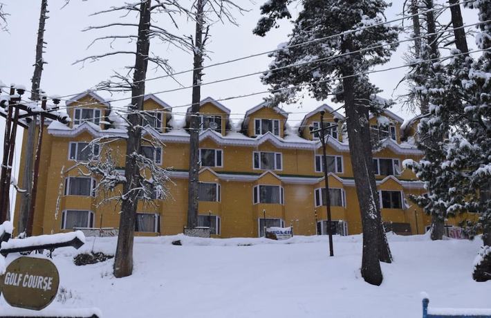 Imagen de los exteriores del Hotel Zahgeer Continental Gulmarg. Foto 19