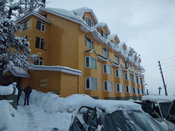 Imagen general del Hotel Zahgeer Continental Gulmarg. Foto 5