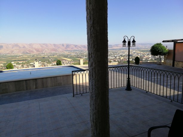 Imagen de los exteriores del Hotel Zahle Hills. Foto 13