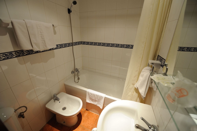 Imagen de la habitación del Hotel Zaida. Foto 8