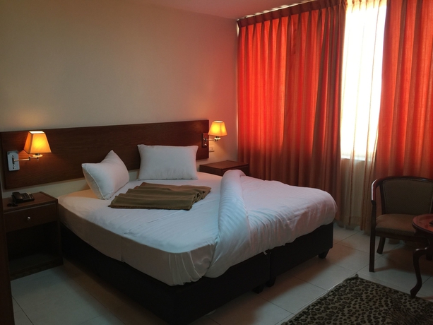 Imagen de la habitación del Hotel Zaina Plaza. Foto 7