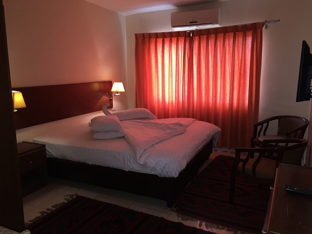 Imagen de la habitación del Hotel Zaina Plaza. Foto 8