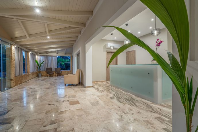 Imagen de los interiores del Hotel Zakynthos. Foto 18