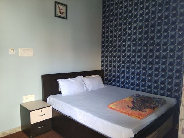 Imagen de la habitación del Hotel Zamarrud Palace. Foto 4
