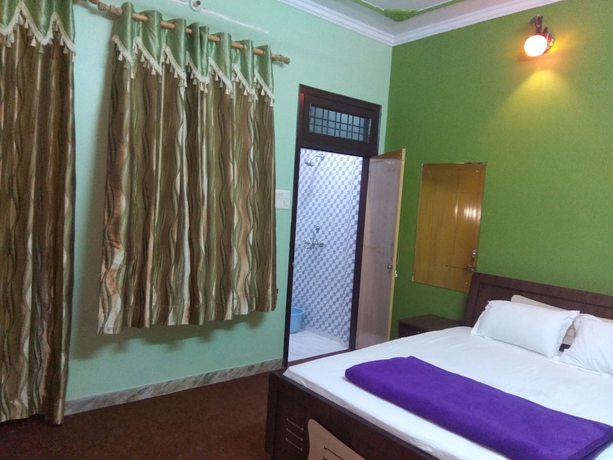 Imagen de la habitación del Hotel Zamarrud Palace. Foto 6