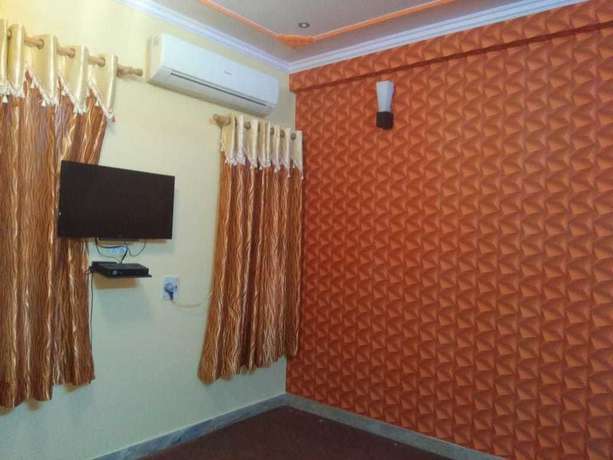 Imagen de la habitación del Hotel Zamarrud Palace. Foto 7