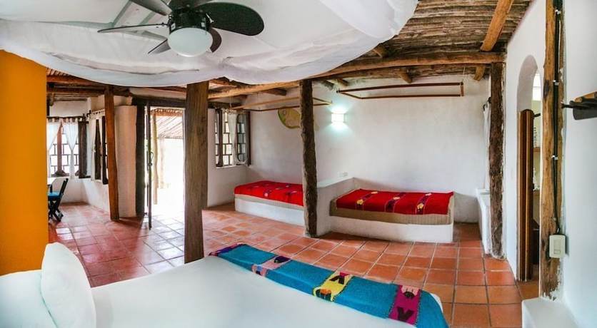 Imagen de la habitación del Hotel Zamas. Foto 13