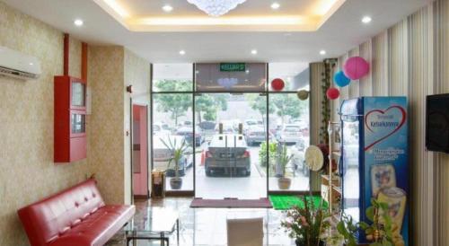 Imagen general del Hotel Zamburger Sungai Besi. Foto 18