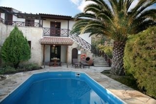 Imagen de la piscina del Hotel Z&X Holiday Villas. Foto 5
