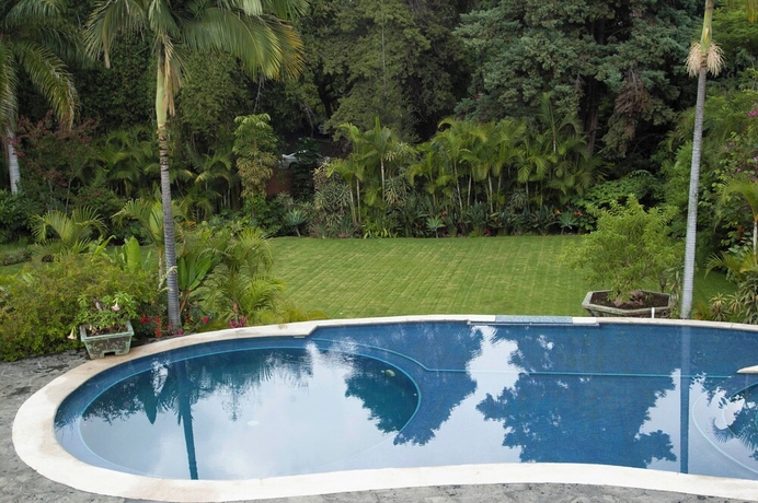 Imagen de la piscina del Hotel Zanara Boutique. Foto 15