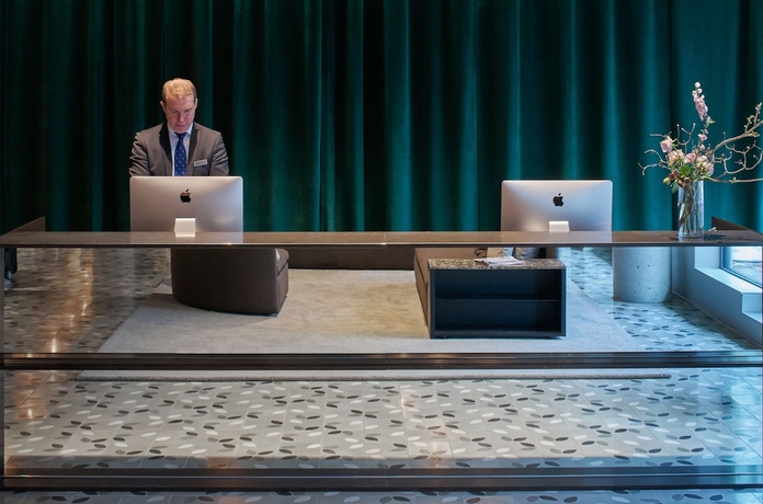 Imagen de los interiores del Hotel Zander K. Foto 18