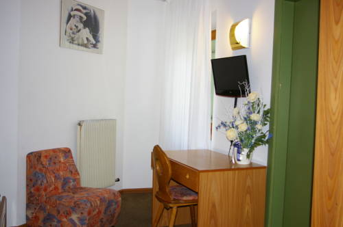 Imagen de la habitación del Hotel Zanella. Foto 6