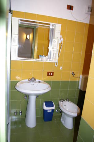 Imagen de la habitación del Hotel Zanella. Foto 13