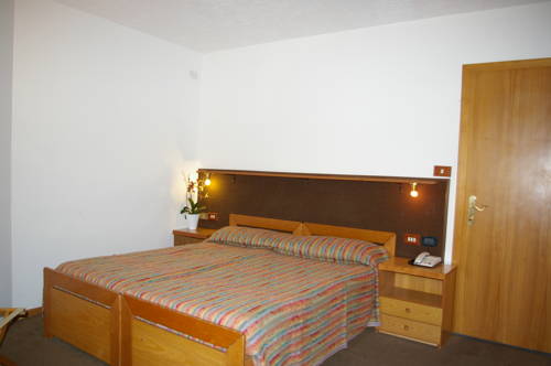 Imagen de la habitación del Hotel Zanella. Foto 14