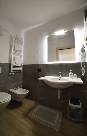 Imagen de la habitación del Hotel Zanella. Foto 11