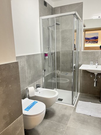 Imagen de la habitación del Hotel Zanella. Foto 13