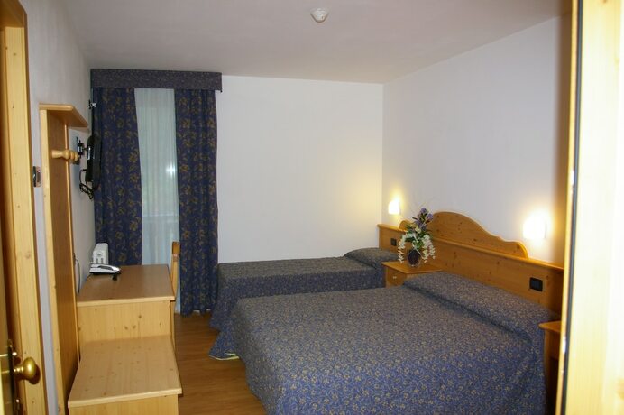 Imagen de la habitación del Hotel Zanella. Foto 15