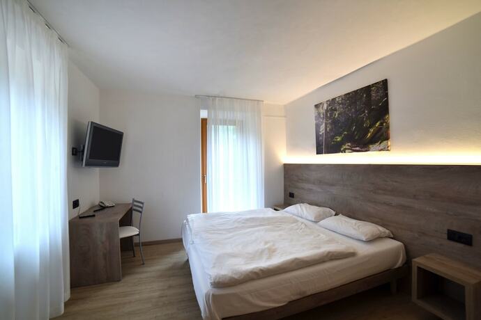 Imagen de la habitación del Hotel Zanella. Foto 16