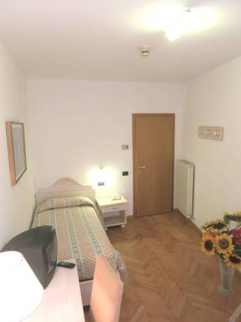Imagen de la habitación del Hotel Zanella, Nago. Foto 15