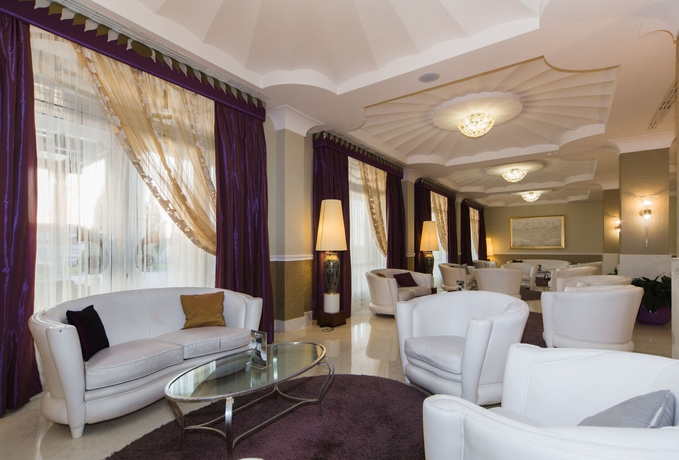 Imagen de los interiores del Hotel Zanhotel and Meeting Centergross. Foto 12