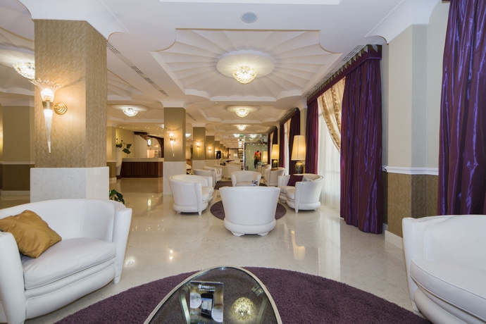 Imagen de los interiores del Hotel Zanhotel and Meeting Centergross. Foto 13