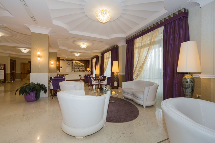 Imagen de los interiores del Hotel Zanhotel and Meeting Centergross. Foto 14