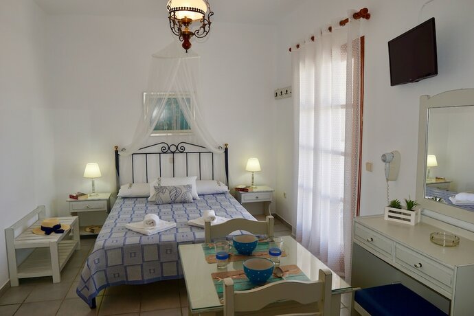 Imagen de la habitación del Hotel Zanneta Studios. Foto 16