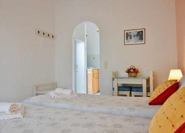 Imagen de la habitación del Hotel Zanneta Studios. Foto 20