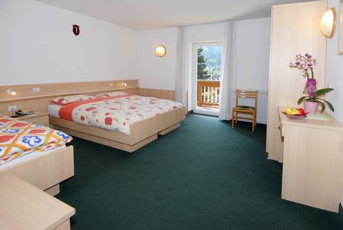 Imagen de la habitación del Hotel Zanon, Ziano di Fiemme. Foto 3