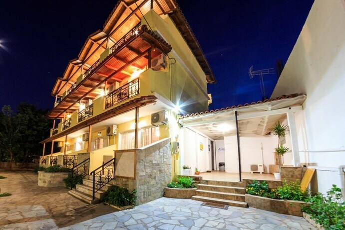 Imagen general del Hotel Zante Bay Studios. Foto 2