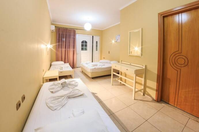 Imagen de la habitación del Hotel Zante Bay Studios. Foto 7
