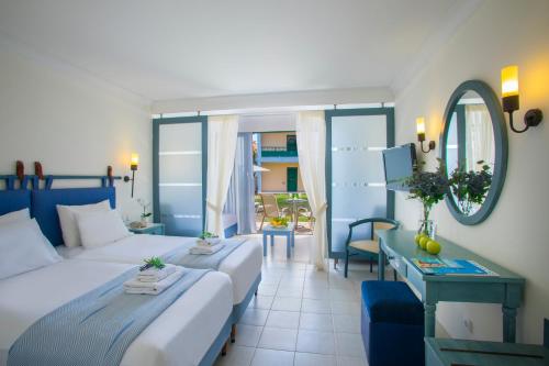 Imagen de la habitación del Hotel Zante Beach Resort. Foto 7