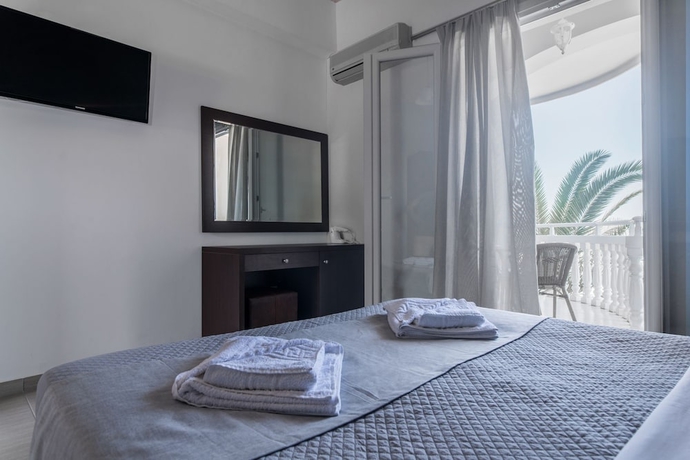 Imagen de la habitación del Hotel Zante Calinica. Foto 16