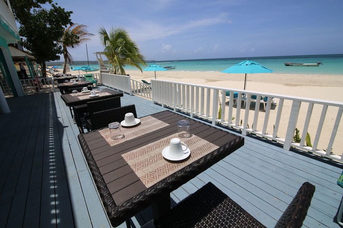 Imagen de los exteriores del Hotel Zanzi Beach Resort. Foto 10