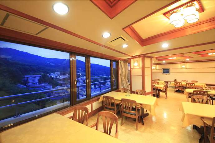 Imagen del bar/restaurante del Hotel Zao Plaza. Foto 6