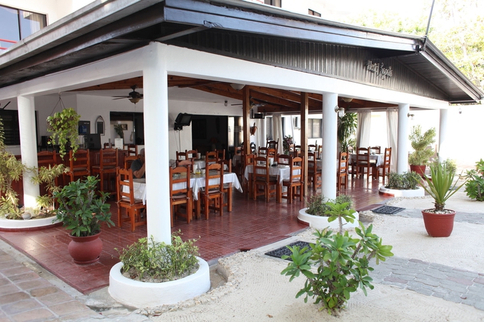 Imagen del bar/restaurante del Hotel Zapata, Boca Chica. Foto 2