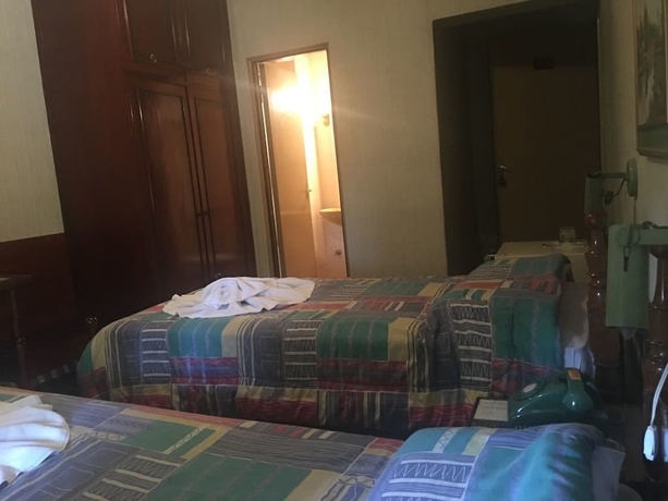 Imagen de la habitación del Hotel Zaphir. Foto 10